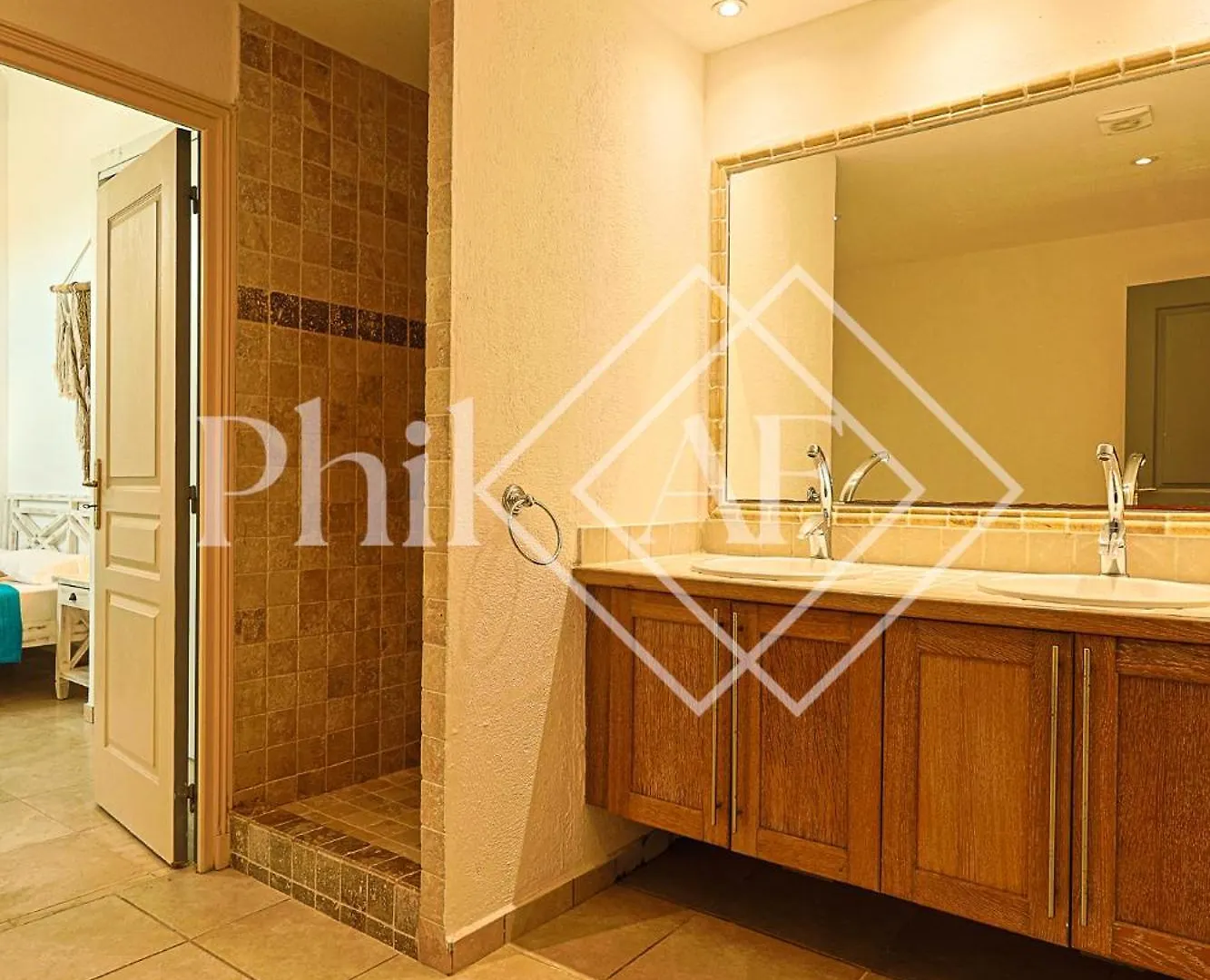 5 Bed-Rooms Beach-Front Duplex Of 189 M2 At Orient Beach Colombier 0*,  Sint Maarten/Saint Martin