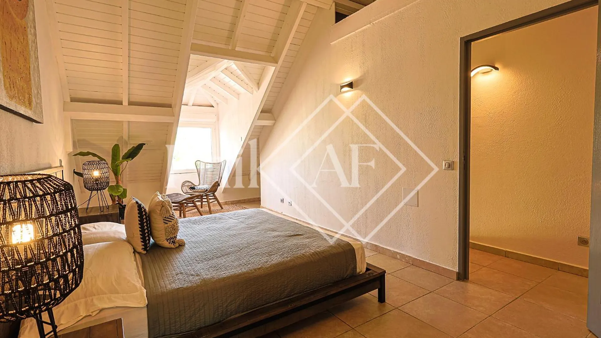 5 Bed-Rooms Beach-Front Duplex Of 189 M2 At Orient Beach Colombier 0*,