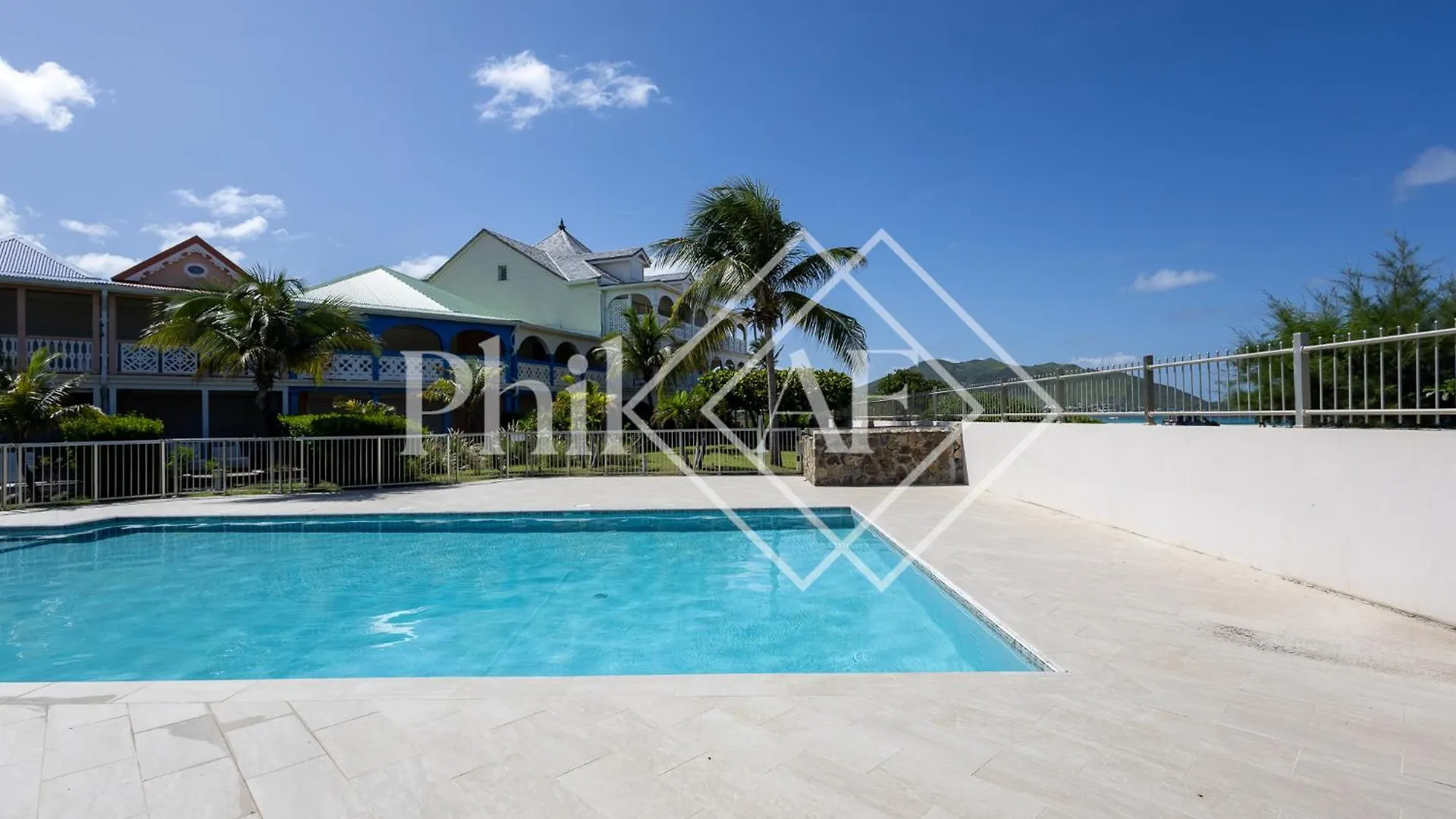 5 Bed-Rooms Beach-Front Duplex Of 189 M2 At Orient Beach Colombier