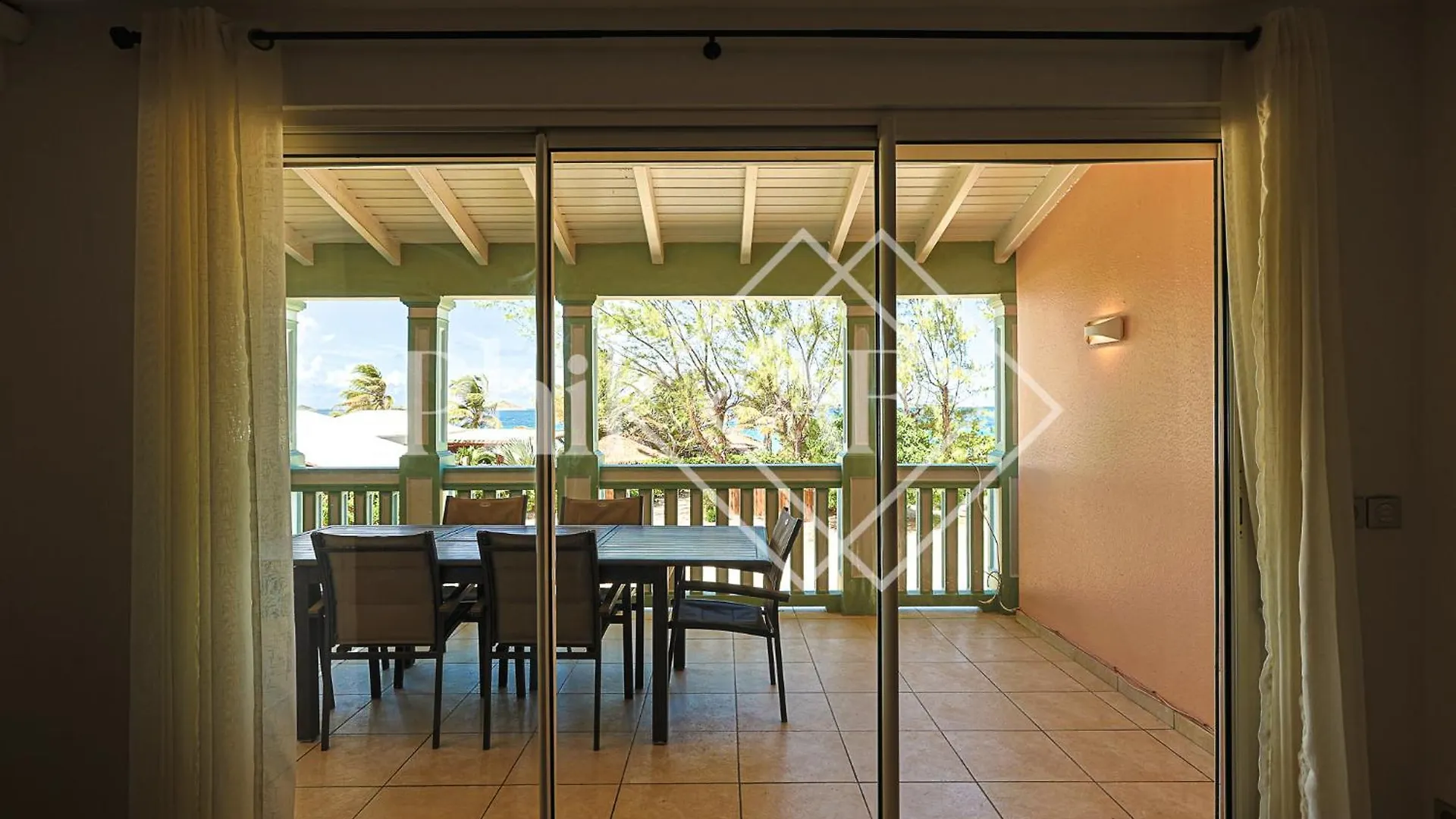 5 Bed-Rooms Beach-Front Duplex Of 189 M2 At Orient Beach Colombier Apartment