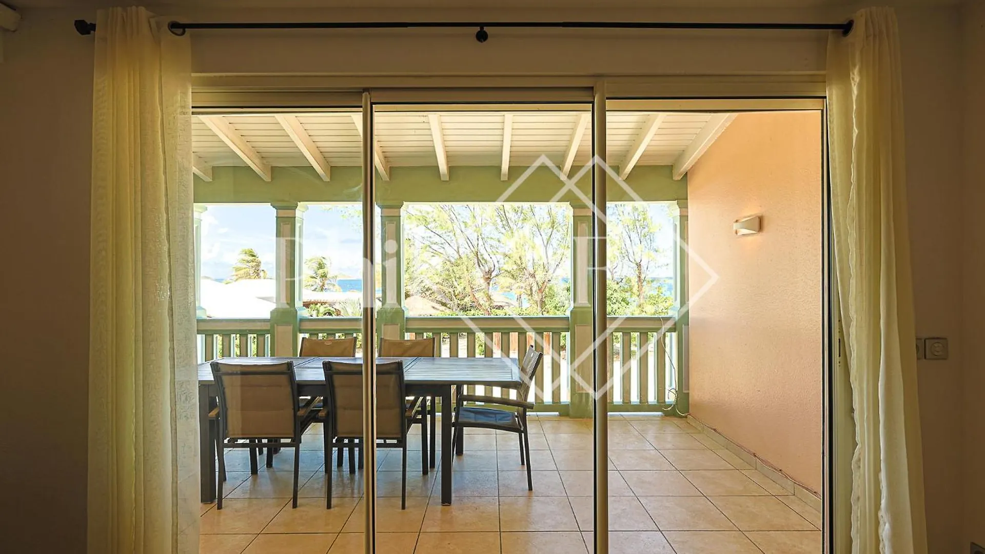 Apartment 5 Bed-Rooms Beach-Front Duplex Of 189 M2 At Orient Beach Colombier