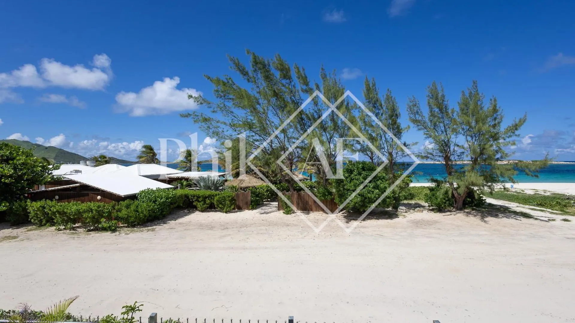 5 Bed-Rooms Beach-Front Duplex Of 189 M2 At Orient Beach Colombier
