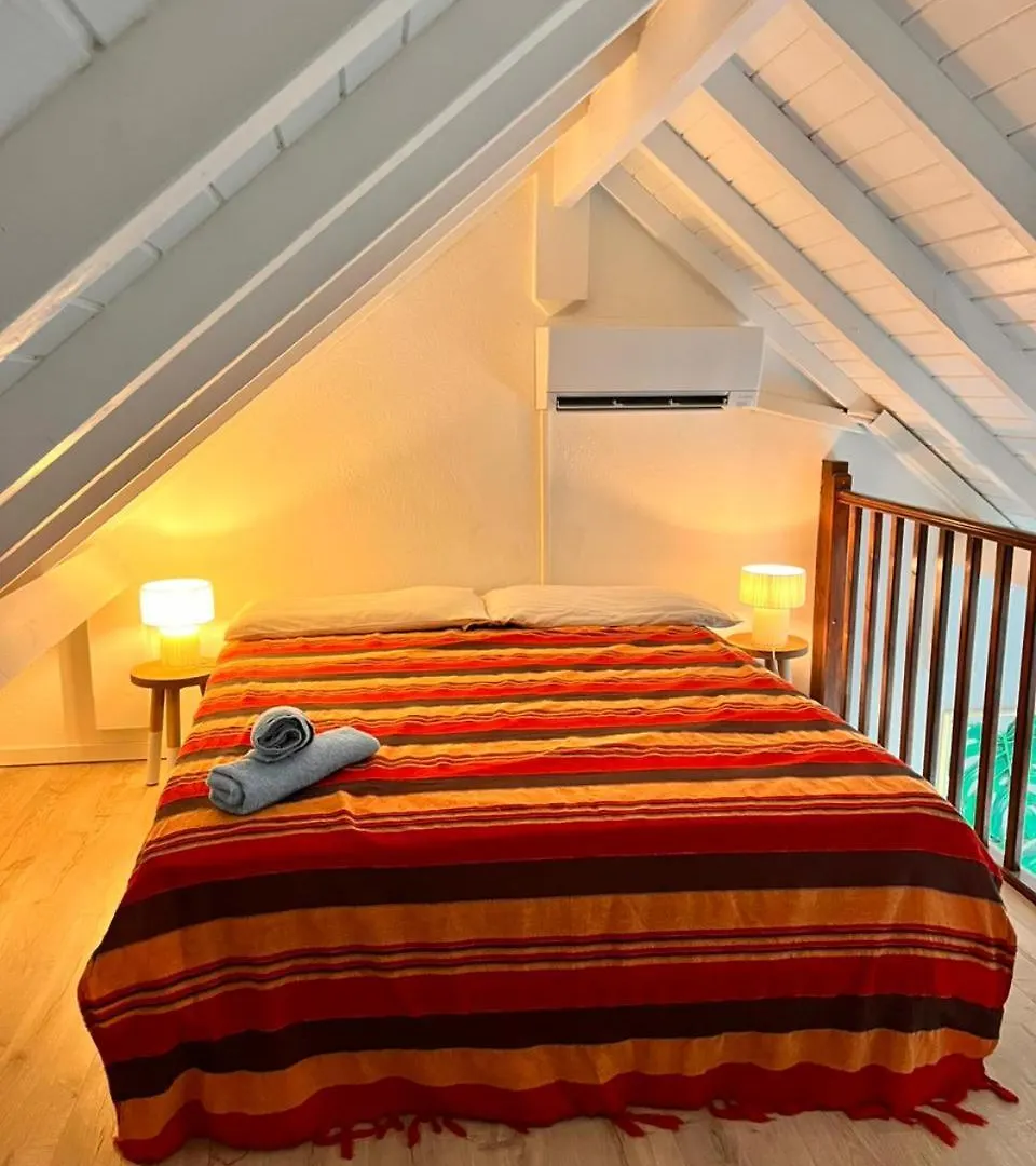 5 Bed-Rooms Beach-Front Duplex Of 189 M2 At Orient Beach Colombier 0*,  Sint Maarten/Saint Martin